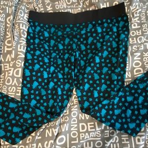 Womenβs Disney leggings